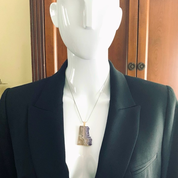 Beautiful Amethyst druse stone pendant necklace framed by gold tone metal NWT - Picture 2 of 9